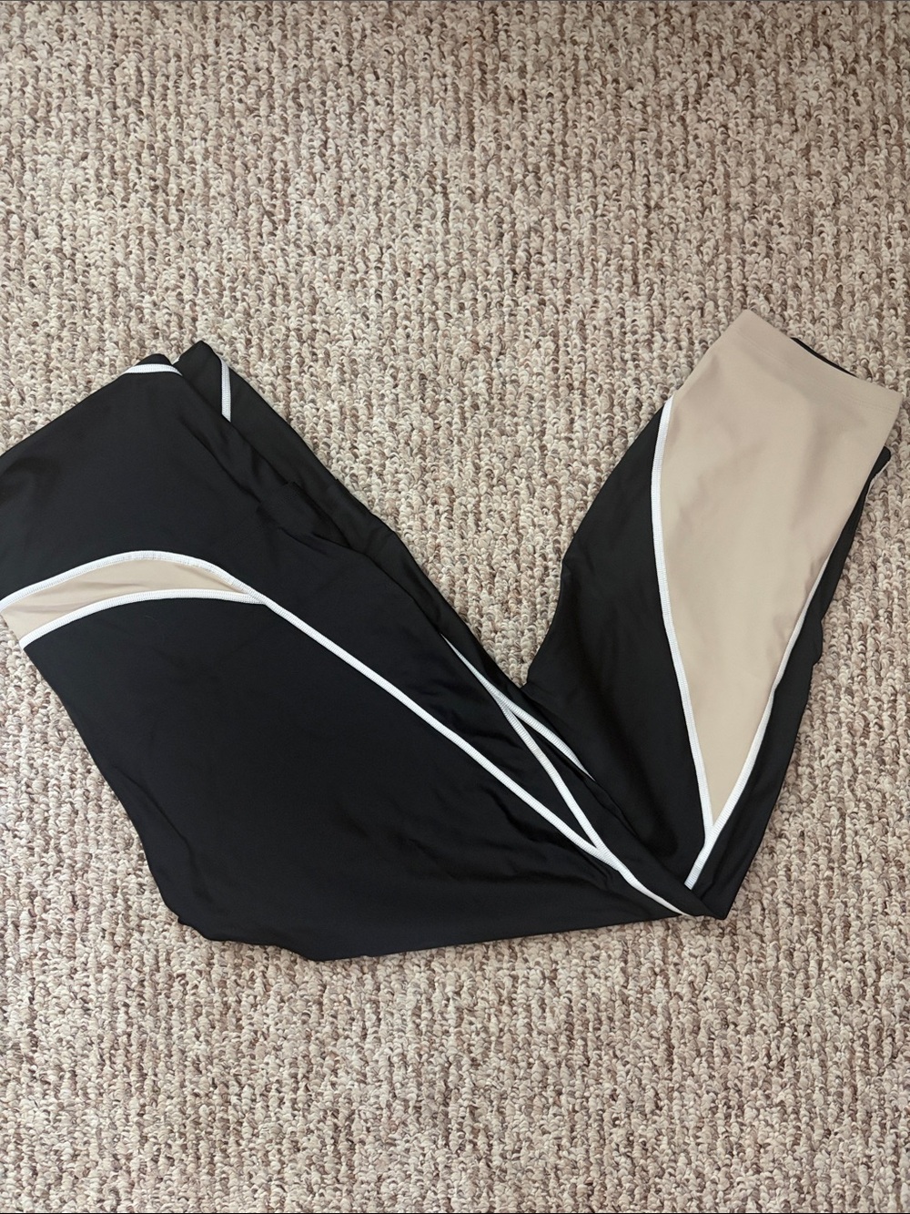 Lorna Jane Black and Beige Colorblock Leggings
